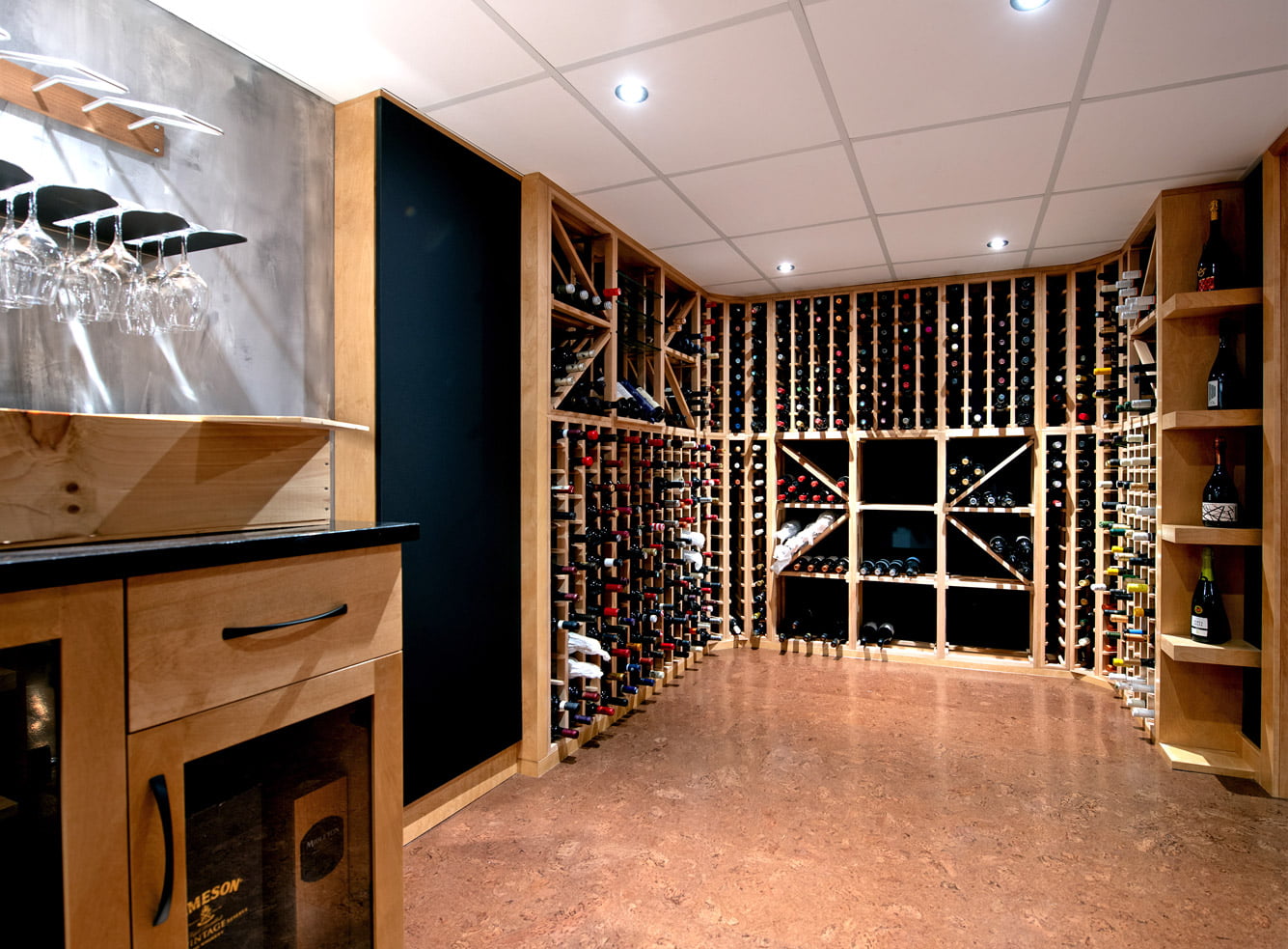 Installation cave à vin | Armoires Perreault